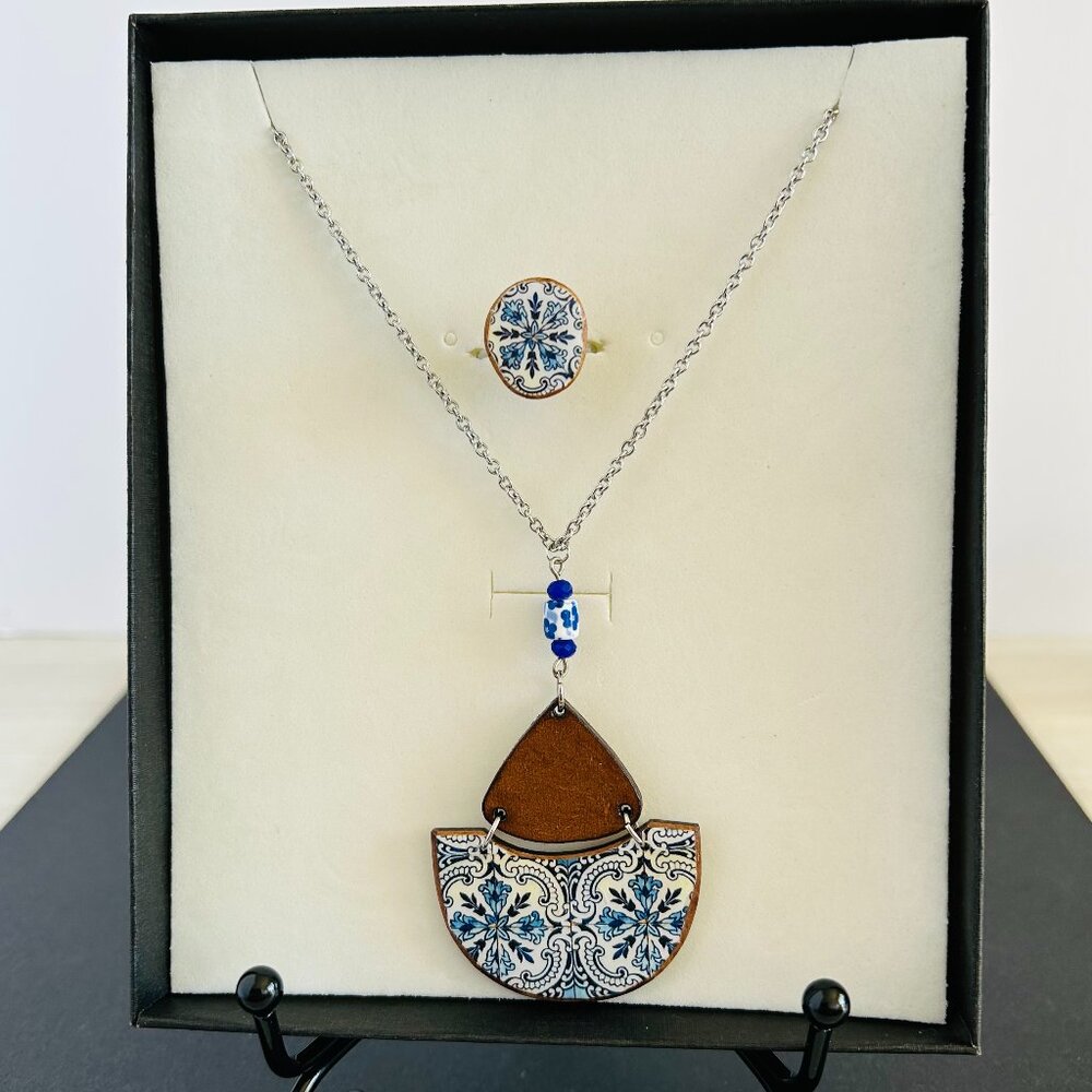 Anabela Lacerda Necklace and Ring Set - Portuguese